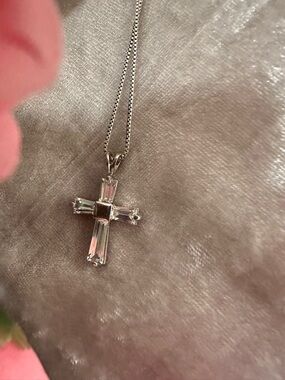 Cubic Zirconia Cross 925 
Chain made in Italy